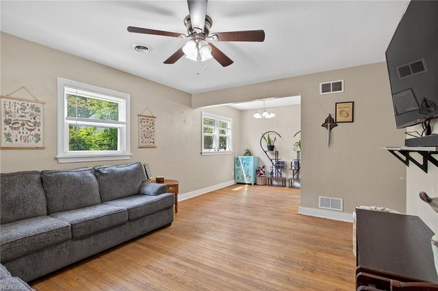 1370 Boxwood CIR, Norfolk, VA 23518