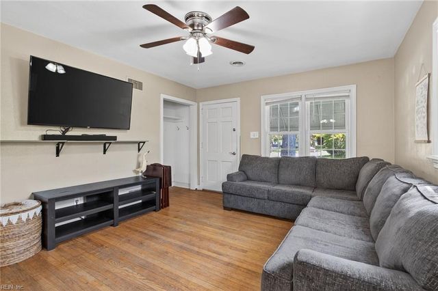 1370 Boxwood CIR, Norfolk, VA 23518