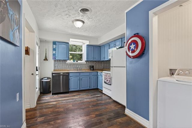 1370 Boxwood CIR, Norfolk, VA 23518