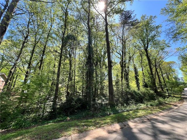 2540 Stoney Brook Lane NE, Marietta, GA 30062