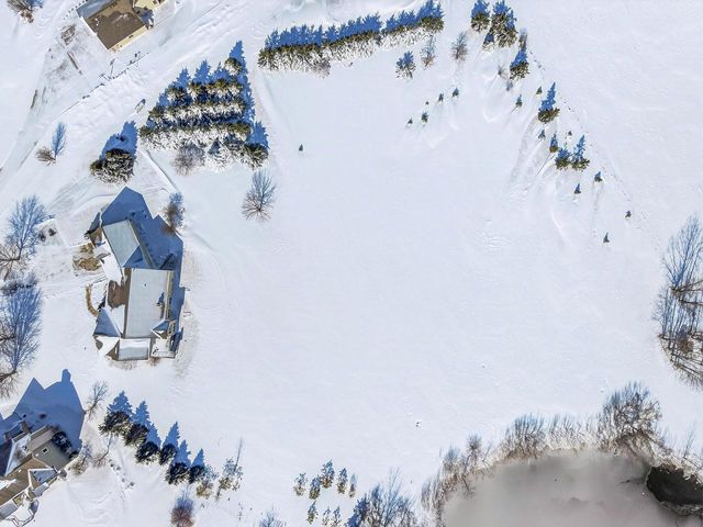 7864 Noah LANE, West Bend, WI 53090