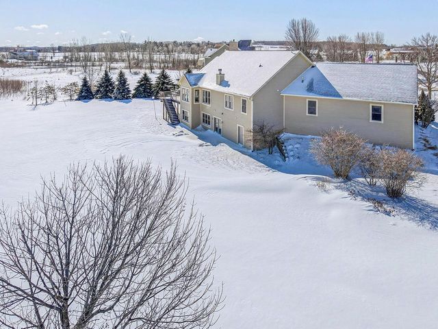 7864 Noah LANE, West Bend, WI 53090