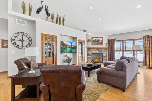 7864 Noah LANE, West Bend, WI 53090