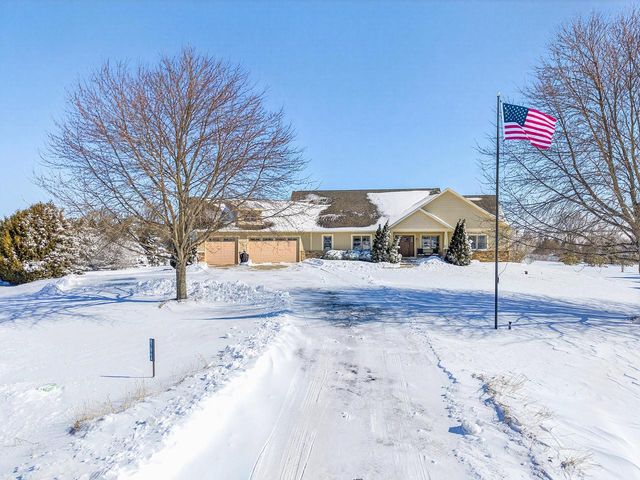 7864 Noah LANE, West Bend, WI 53090