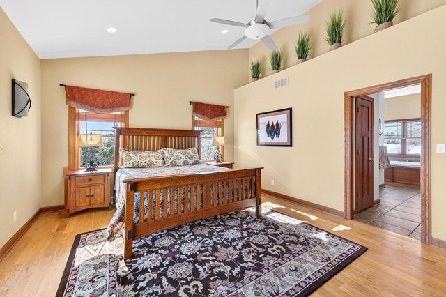 7864 Noah LANE, West Bend, WI 53090