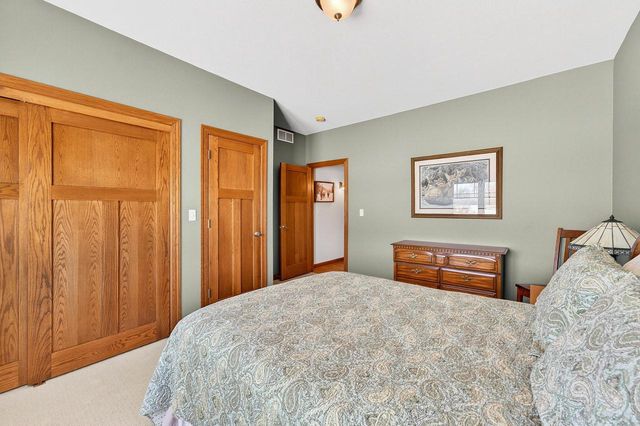 7864 Noah LANE, West Bend, WI 53090