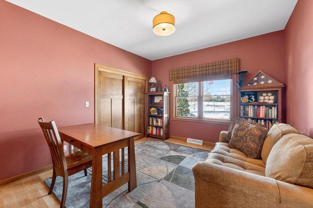 7864 Noah LANE, West Bend, WI 53090