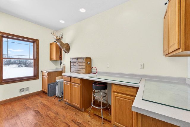 7864 Noah LANE, West Bend, WI 53090