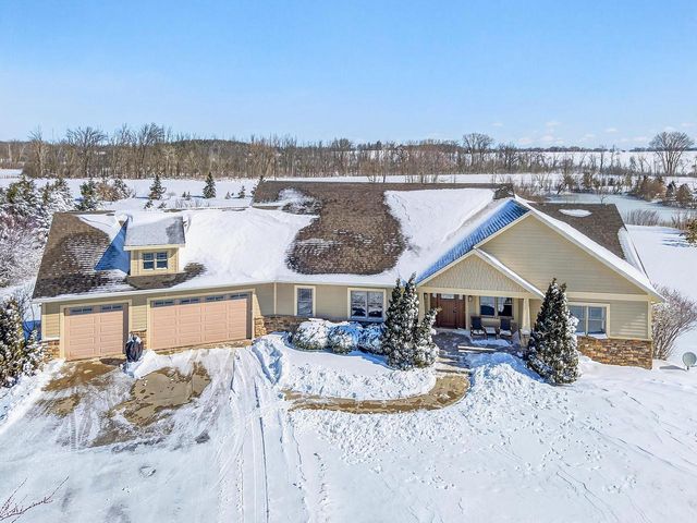 7864 Noah LANE, West Bend, WI 53090