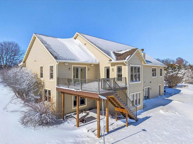 7864 Noah LANE, West Bend, WI 53090