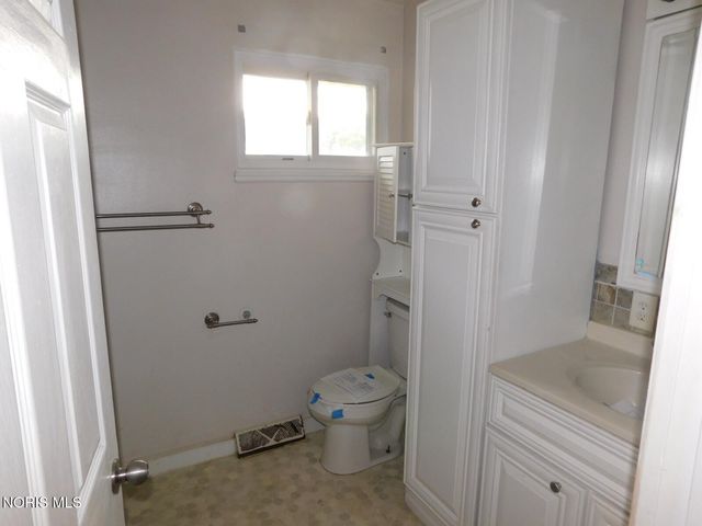 109 S Munson Road, Swanton, OH 43558