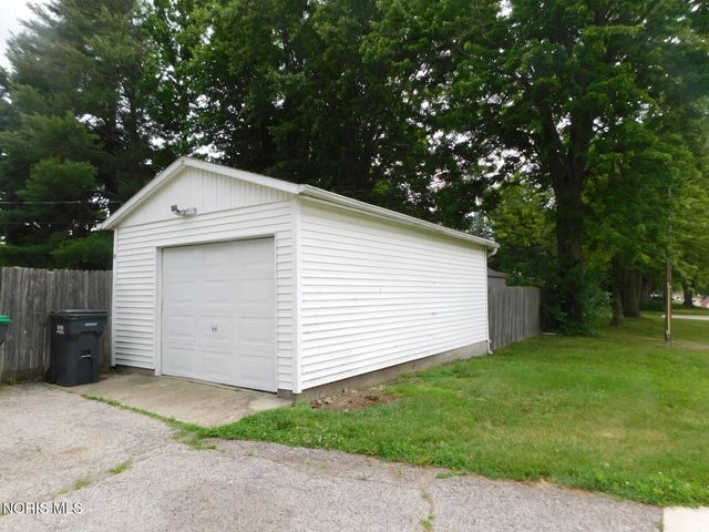 109 S Munson Road, Swanton, OH 43558