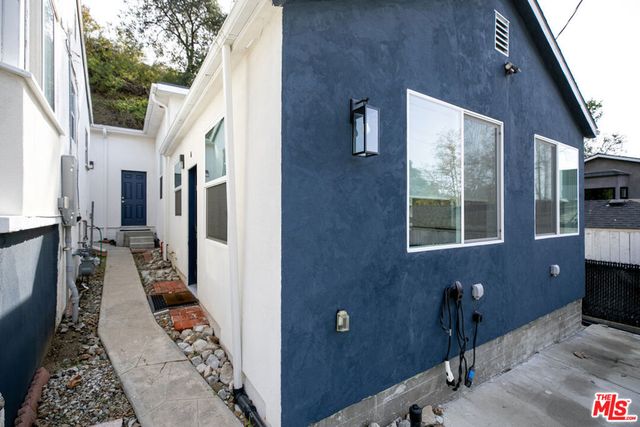 2748 Hollister Terrace A, Glendale, CA 91206