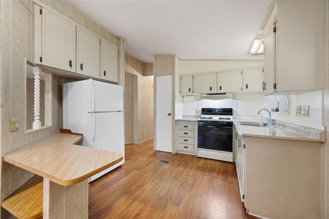 8684 NW 41ST TERRACE, Gainesville, FL 32653