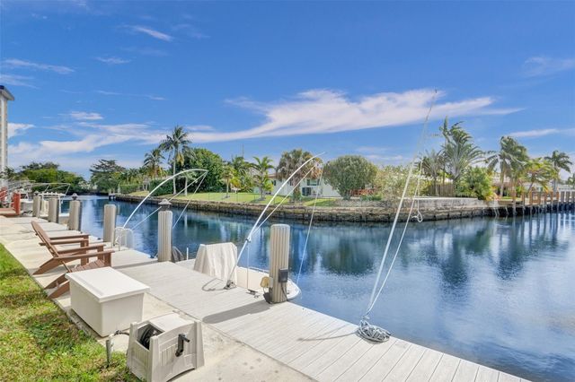 935 SE 9th Avenue 16, Pompano Beach, FL 33060