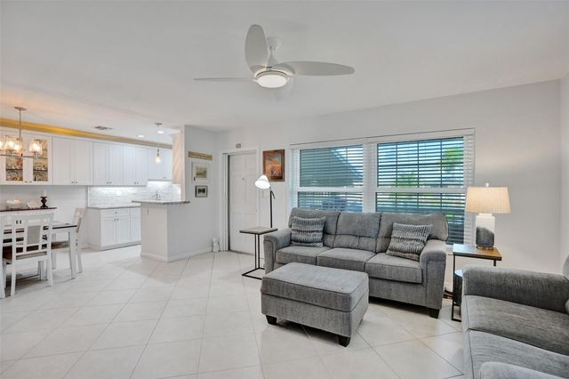 935 SE 9th Avenue 16, Pompano Beach, FL 33060