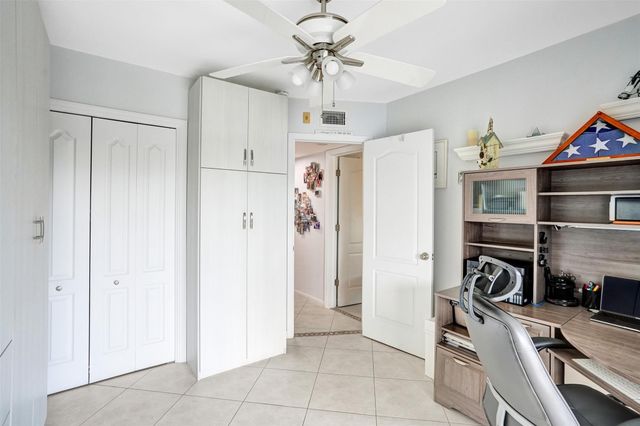 935 SE 9th Avenue 16, Pompano Beach, FL 33060