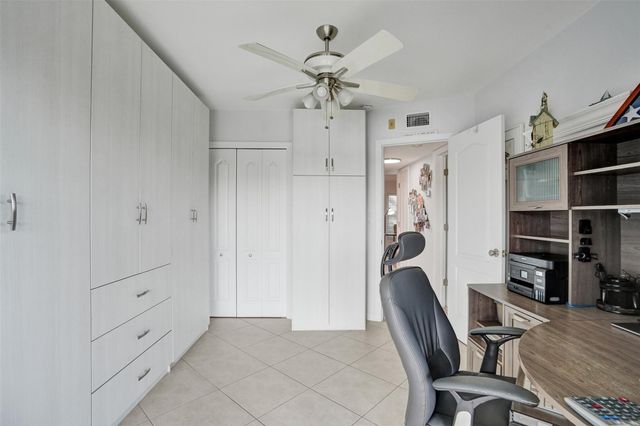 935 SE 9th Avenue 16, Pompano Beach, FL 33060