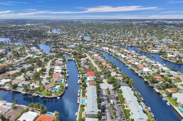 935 SE 9th Avenue 16, Pompano Beach, FL 33060