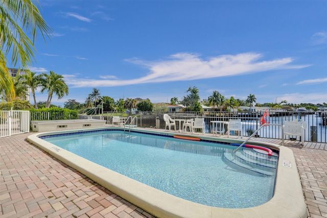 935 SE 9th Avenue 16, Pompano Beach, FL 33060