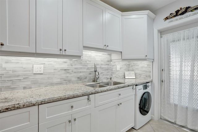 935 SE 9th Avenue 16, Pompano Beach, FL 33060