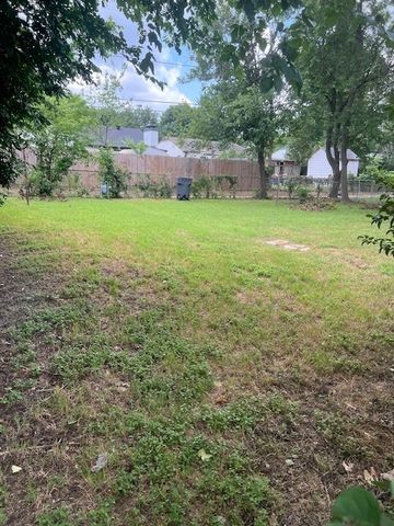 2602 Falls Drive, Dallas, TX 75211
