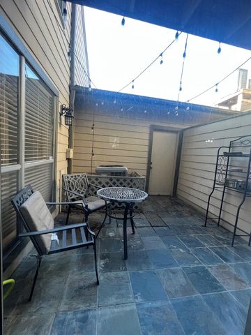 736 Country Place Drive E, Houston, TX 77079