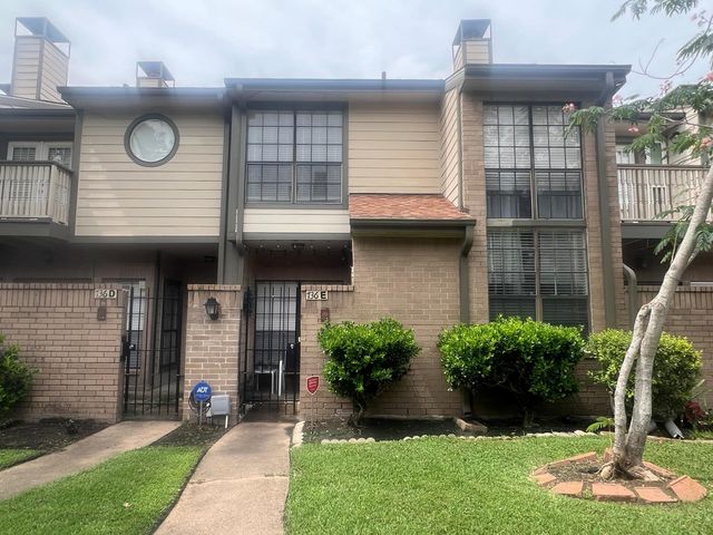 736 Country Place Drive E, Houston, TX 77079