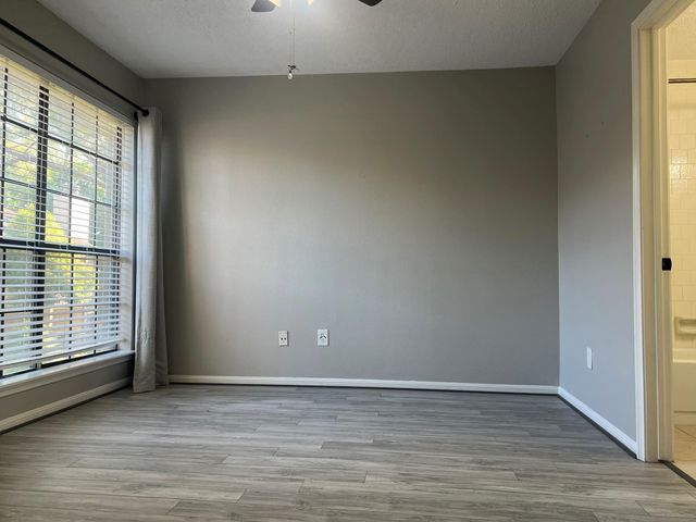 736 Country Place Drive E, Houston, TX 77079