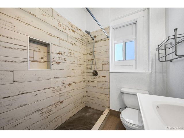 3037 N Gilpin St, Denver, CO 80205