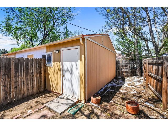 3037 N Gilpin St, Denver, CO 80205