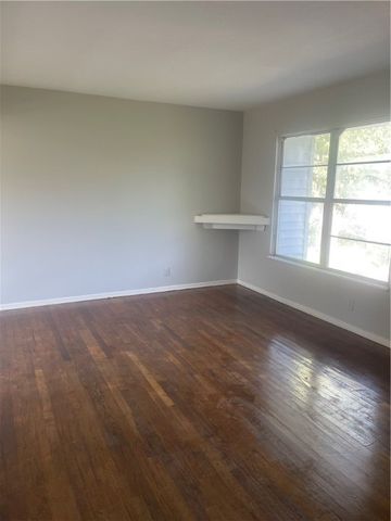 118 E Fairview Dr, Kingsville, TX 78363