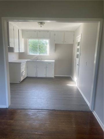 118 E Fairview Dr, Kingsville, TX 78363