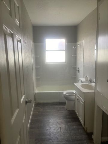 118 E Fairview Dr, Kingsville, TX 78363