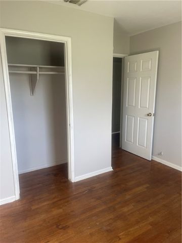 118 E Fairview Dr, Kingsville, TX 78363