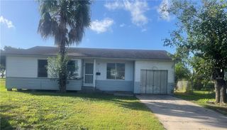 118 E Fairview Dr, Kingsville, TX 78363