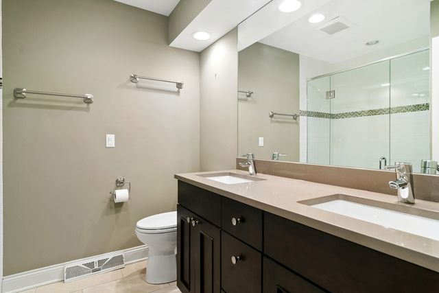 2020 Churchill Lane, Highland Park, IL 60035