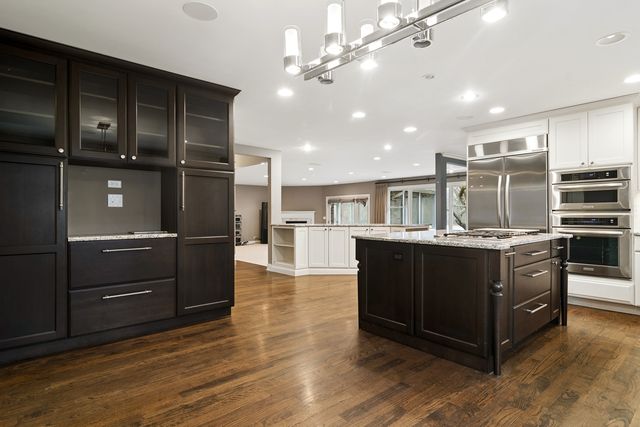 2020 Churchill Lane, Highland Park, IL 60035