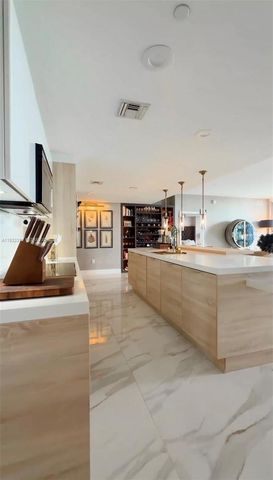 16385 Biscayne Blvd 3018-3017, North Miami Beach, FL 33160