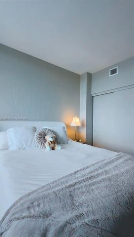 16385 Biscayne Blvd 3018-3017, North Miami Beach, FL 33160