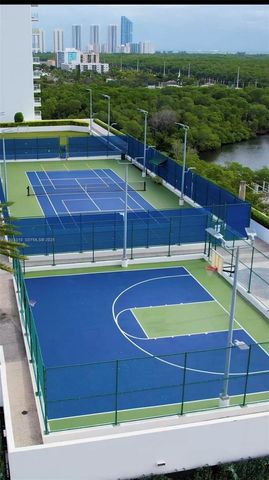 16385 Biscayne Blvd 3018-3017, North Miami Beach, FL 33160