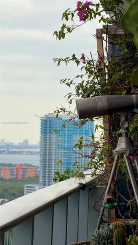 16385 Biscayne Blvd 3018-3017, North Miami Beach, FL 33160