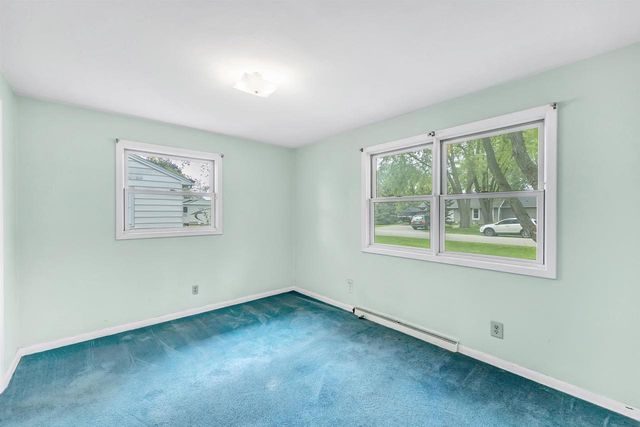 3235 N MORRISON STREET, Appleton, WI 54911
