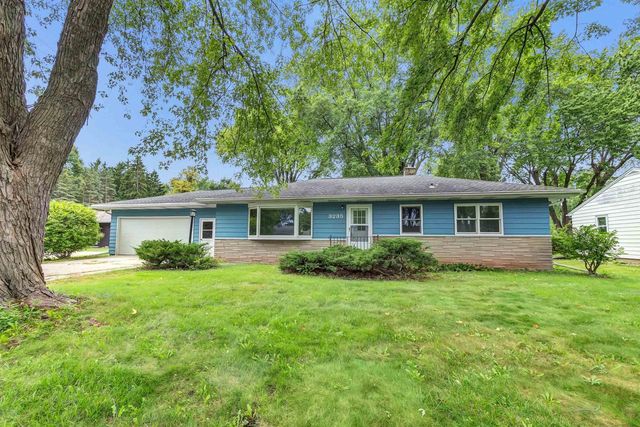 3235 N MORRISON STREET, Appleton, WI 54911