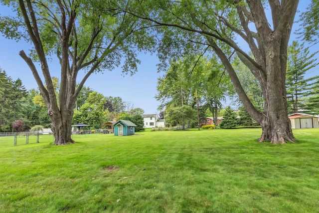 3235 N MORRISON STREET, Appleton, WI 54911