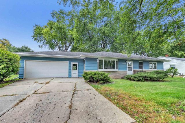 3235 N MORRISON STREET, Appleton, WI 54911