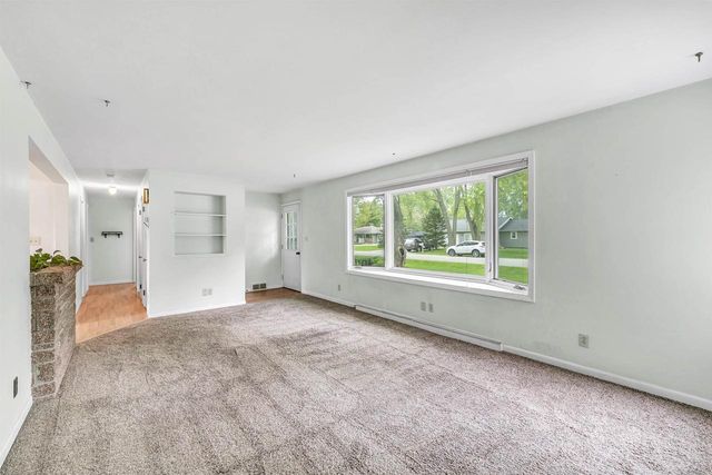3235 N MORRISON STREET, Appleton, WI 54911