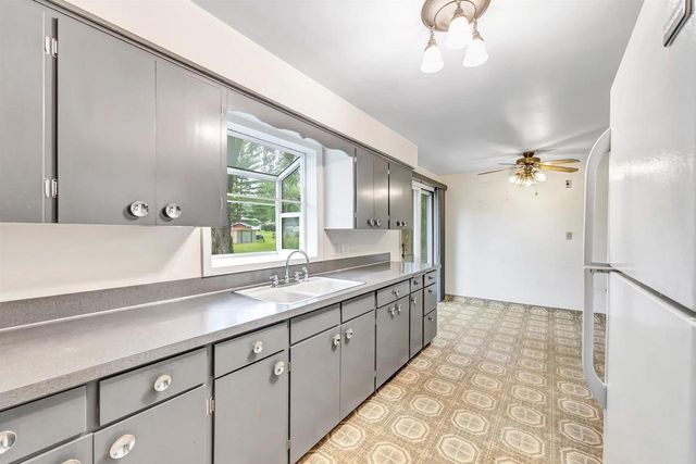 3235 N MORRISON STREET, Appleton, WI 54911