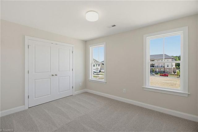 1641 Cross Village Avenue, Kernersville, NC 27284