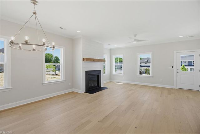 1641 Cross Village Avenue, Kernersville, NC 27284